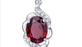 Mặt Dây Chuyền Đá Garnet